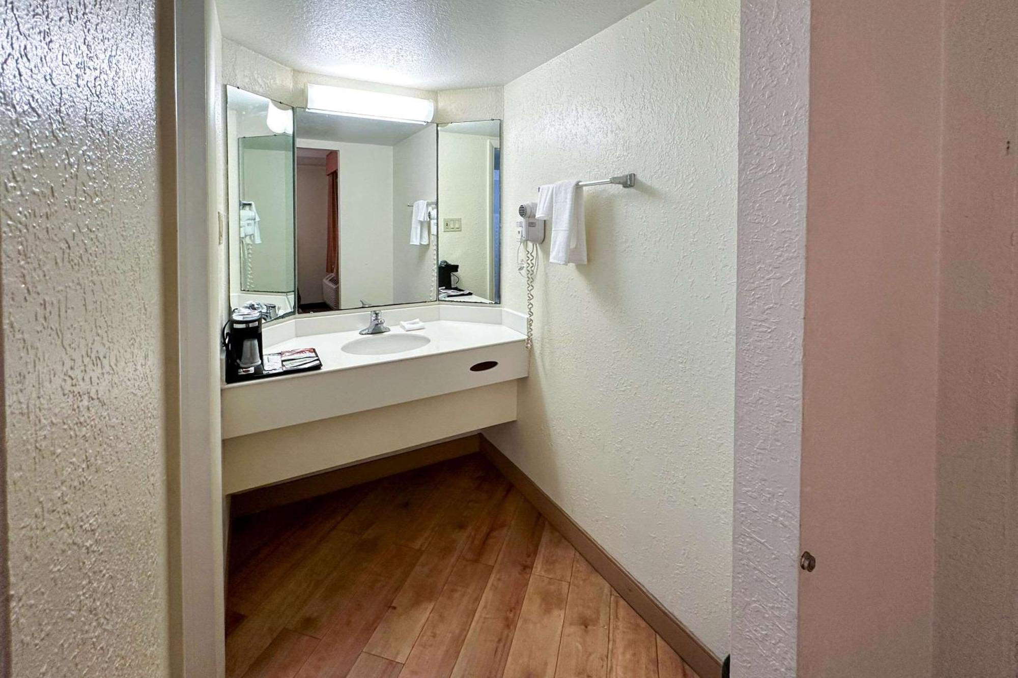 Days Inn By Wyndham Augusta Washington Rd Exteriör bild